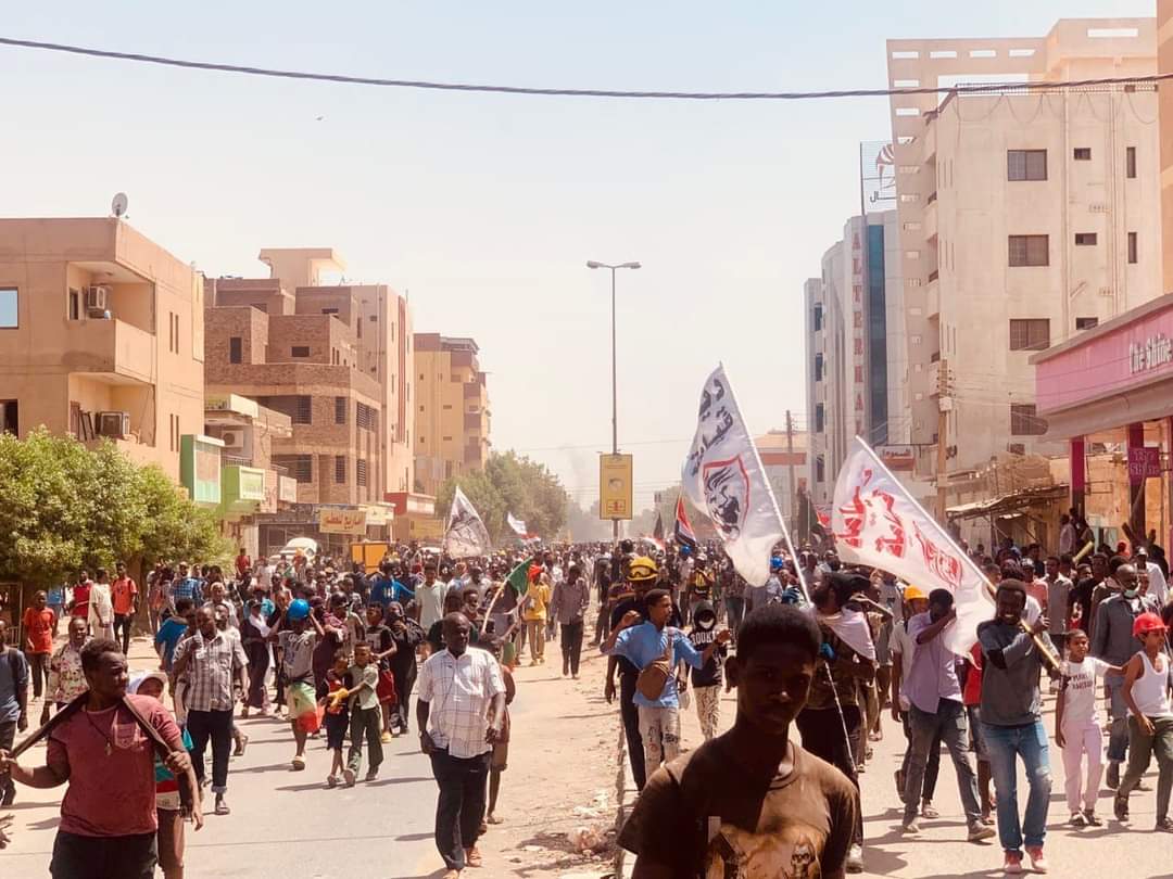 dalia_eltahir's tweet photo. على كيفنا ما كيف الرمم✌🏼✌🏼

#مليونية14مارس 
#مدن_السودان_تنتفض https://t.co/1dAxubi6DM