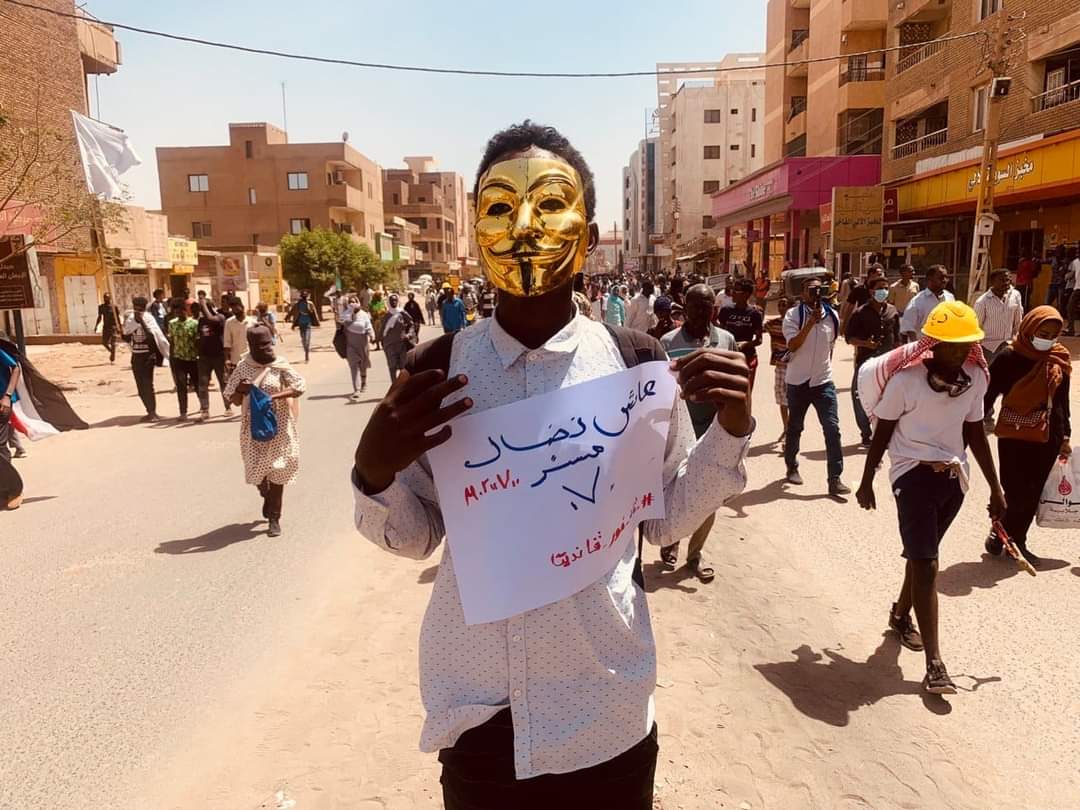 dalia_eltahir's tweet photo. على كيفنا ما كيف الرمم✌🏼✌🏼

#مليونية14مارس 
#مدن_السودان_تنتفض https://t.co/1dAxubi6DM