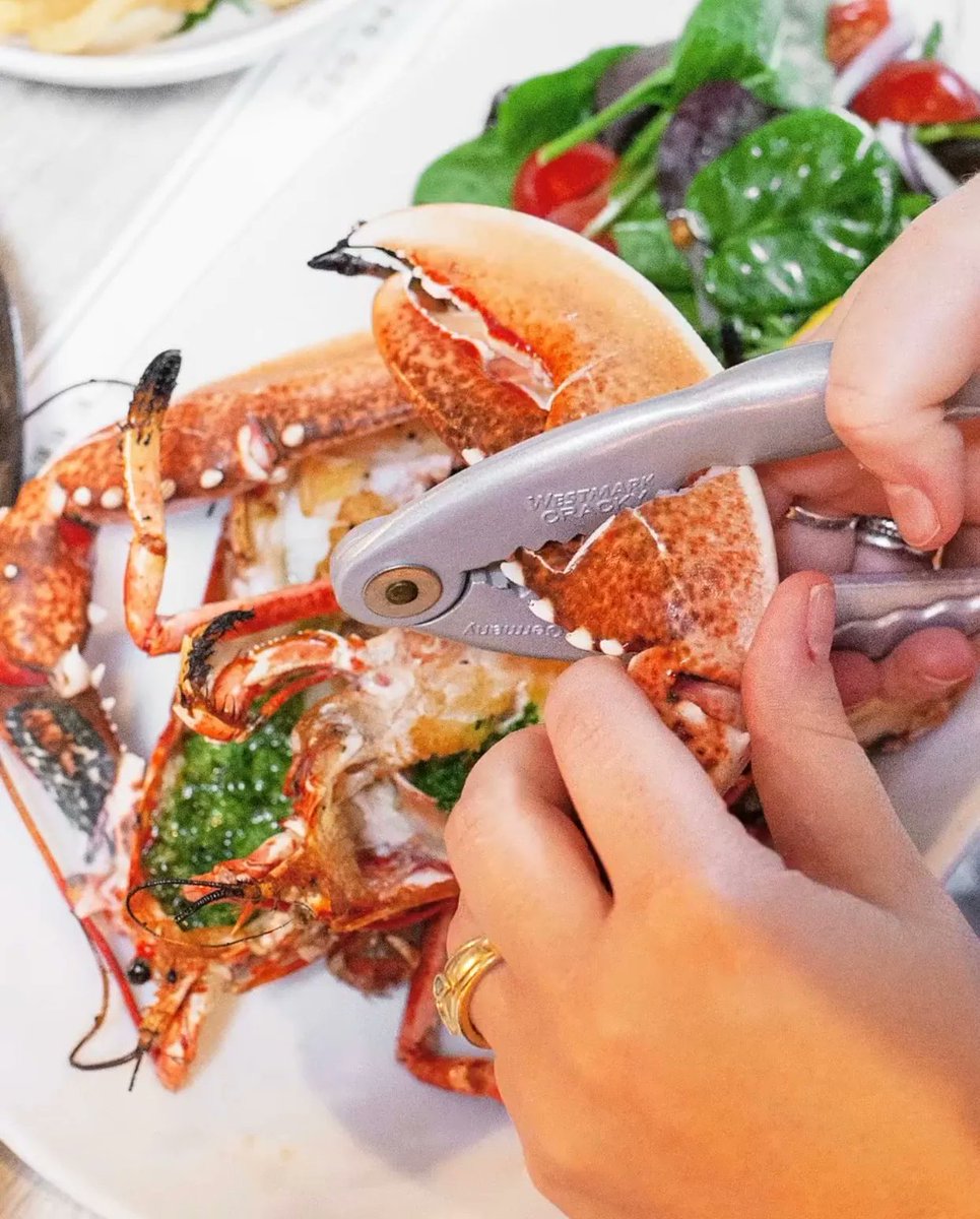 Treating your mum to our Scottish lobster &amp; chips this Mother's day will certainly win you some Brownie points! 😉

Make your Mother's Day reservation at buff.ly/3msotA1 🍽

#boroughmarket #britishfood #boroughmarketlondon #boroughmarketfood #eatmorefish #seafoodlove