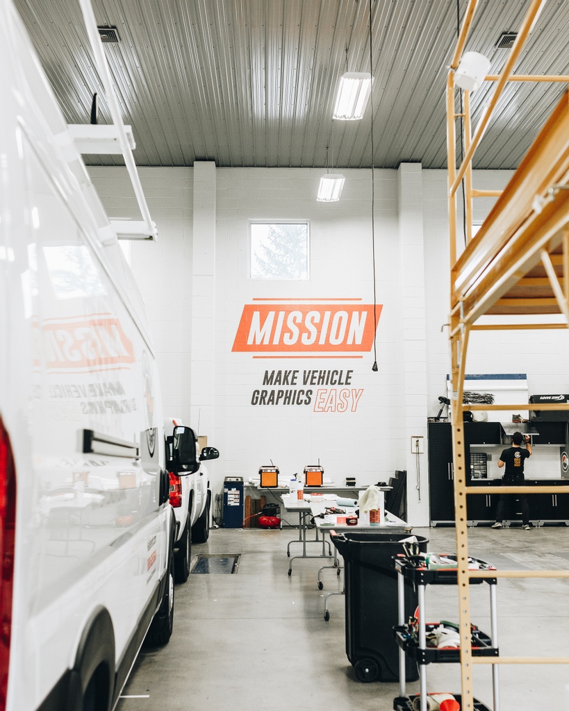 CasselTeam's tweet image. It's Monday, friends! 👍🏼 Our team is ready to make this week a great one. 

How are you preparing for the week ahead? 😄

#CasselTeam
#DriveYourBrand
#MakingVehicleGraphicsEasy
#GettingYouNoticedOnTheRoad
#GraphicDesign