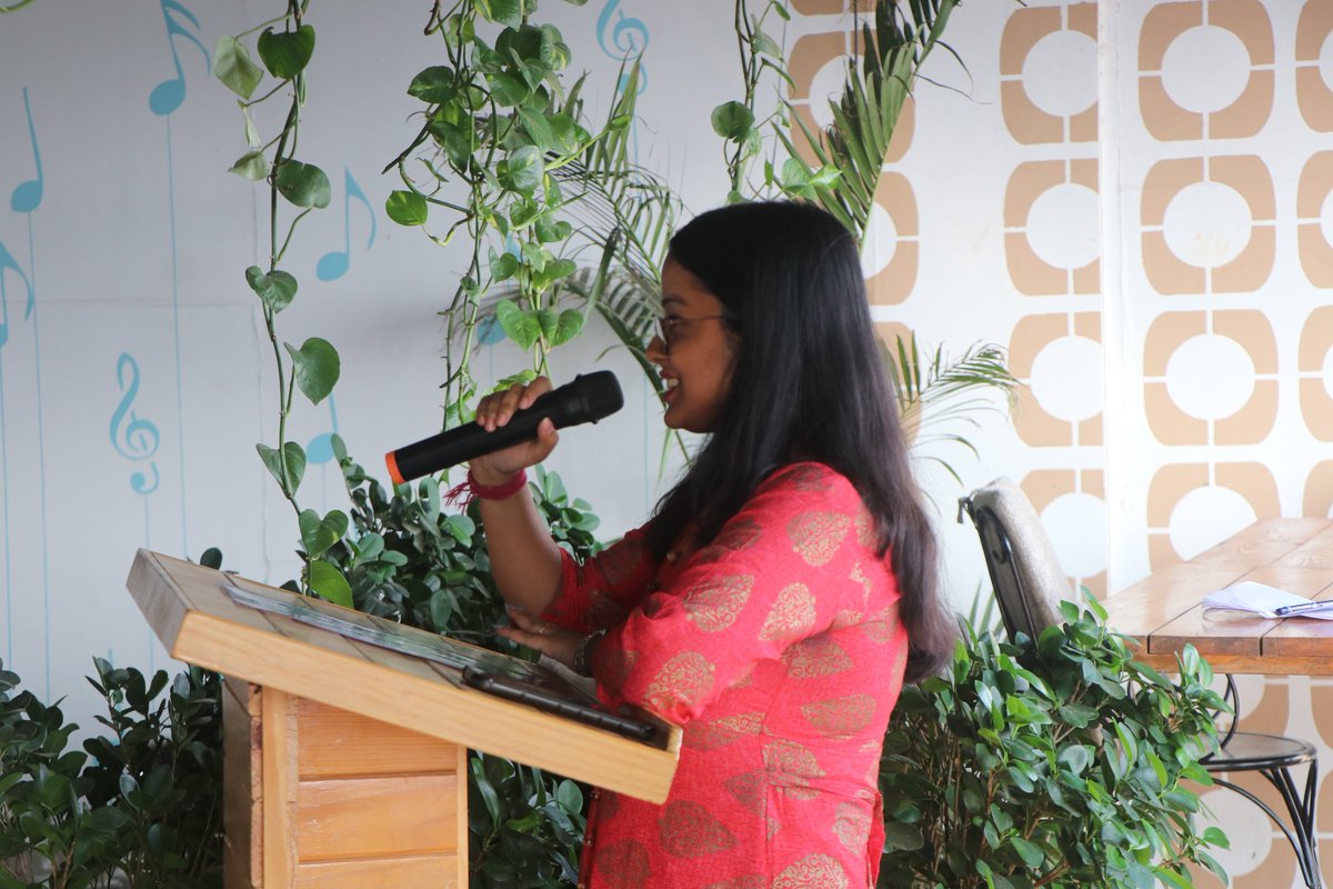 Meghna__Das_'s tweet photo. At the IEEE Pune Section handover ceremony 2022 ! It was great meeting all the amazing folks in an offline mode after such a long time. 🎙️🤩👩💻
#community #IEEE #Leadership #teamwork #offlinemeetups https://t.co/PAiyOcgJZ6