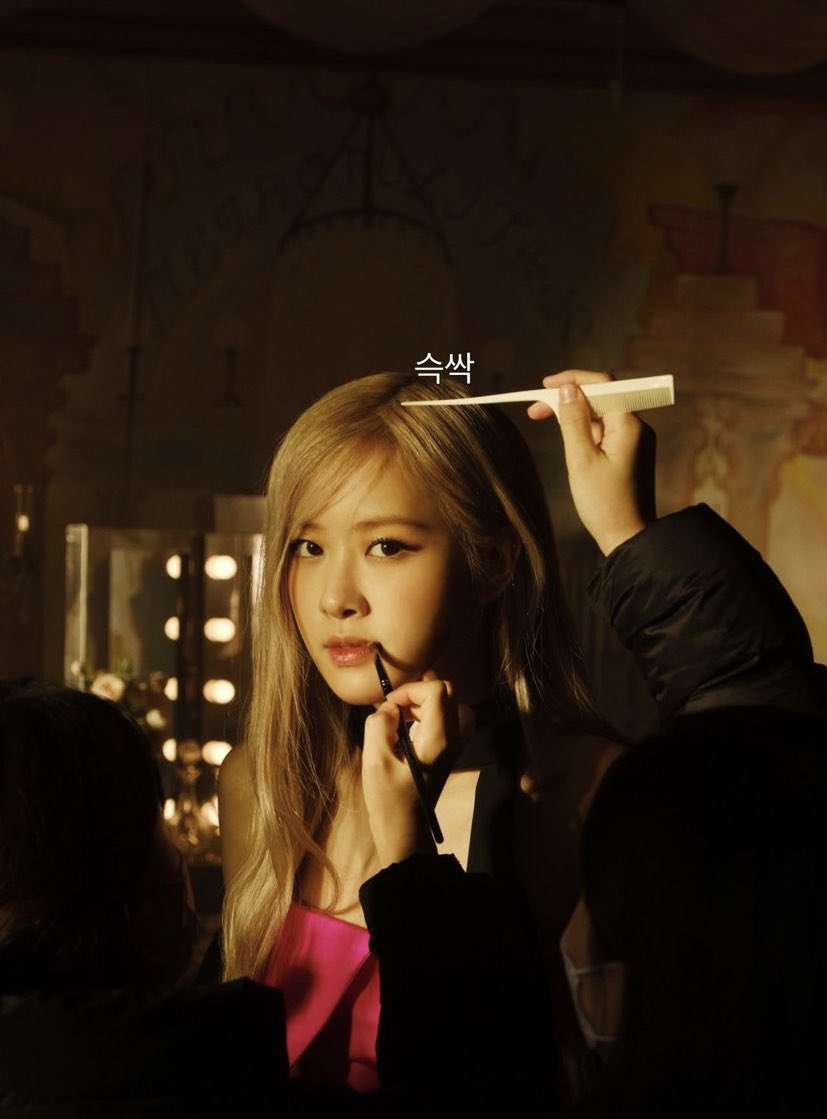 RosePeruBP's tweet photo. [IG] ROSÉ actualizó sus historias. 🥺

🔗 https://t.co/thsRnqfXi3 

#OneYearWithR
#블랙핑크 #ROSÉ #로제 @BLACKPINK https://t.co/4btAg63v5L