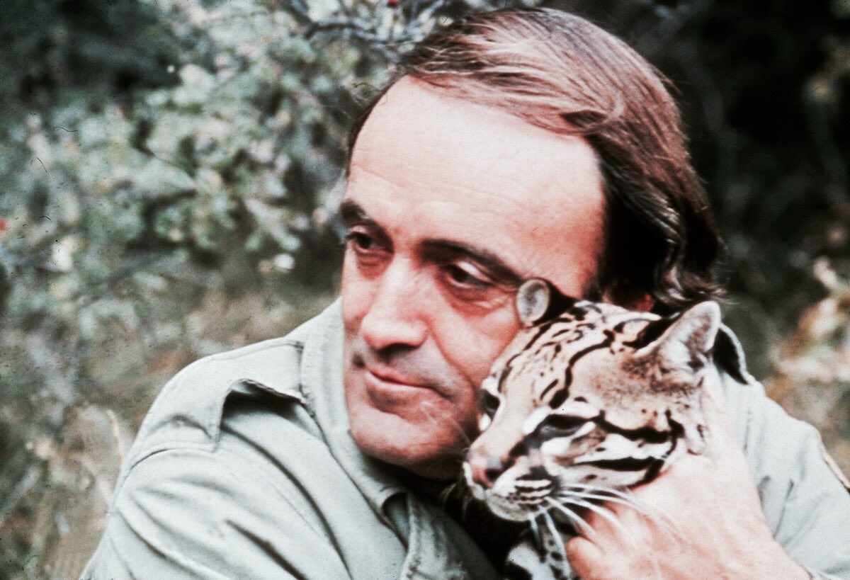 retrochenta's tweet photo. Hoy hace 42 años que nos dejó el gran Félix Rodríguez de la Fuente, el hombre que nos enseñó a amar a los animales y a la naturaleza. Estos eran los influencers de nuestra generación. Nunca te olvidaremos. https://t.co/2houmaekBr