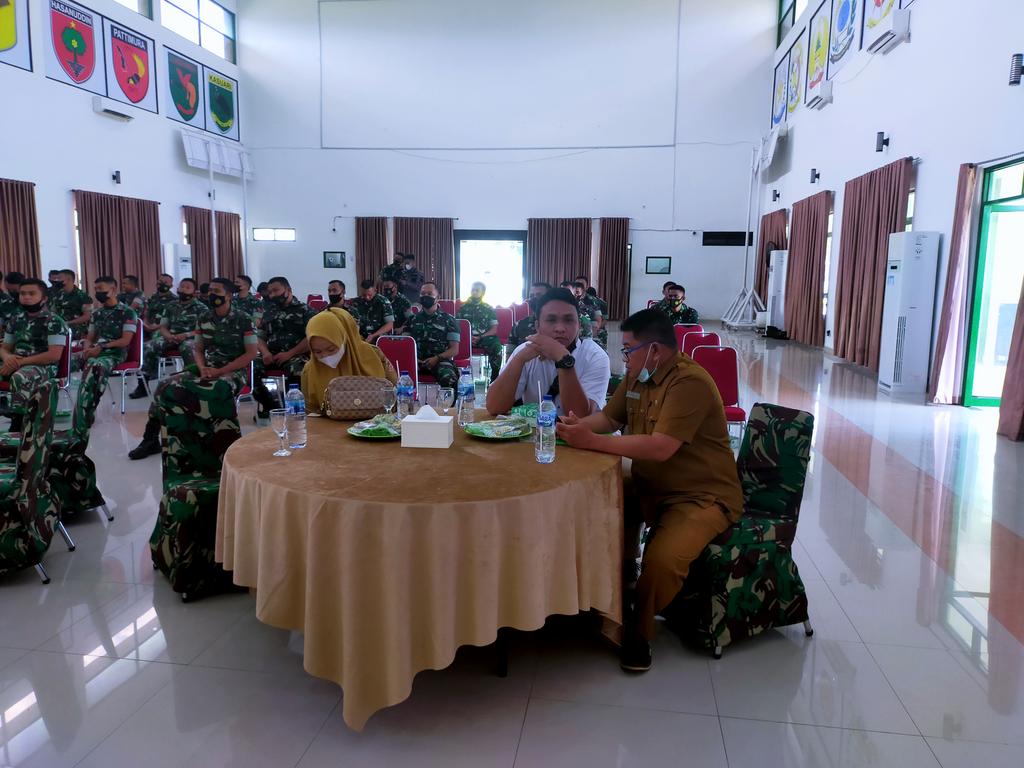 YahyaRonal's tweet photo. Pendampingan Pelaksanaan RAT ke-III TB 2021 Koperasi Produsen Kartika Barakati Jaya, Korem 133 Nani Wartabone.
@KemenkopUKM
@PENYULUH_COOP
#kemenkopukm
#depcoop
#penyuluhkoperasi
#koperasiIndonesia
#ppklkemenkopukm
#ppklkabgorontalo
#digitalisasikoperasi
#perkoperasiankeren https://t.co/Fj55OnAIz4