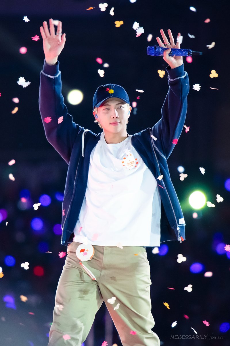 aspire_for_BTS's tweet photo. 220310 PTD on Stage Seoul
#방탄소년단 #BTS #김남준 #알엠 #RM #NAMJOON https://t.co/oVMaiK5Xaa