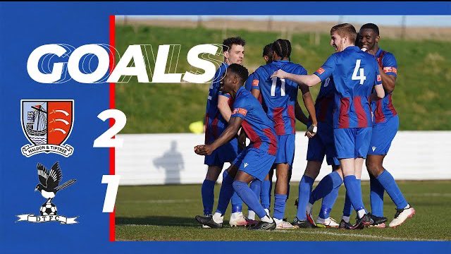 MaldonTiptreeFC's tweet photo. 📺 | Goals - @DerehamTown
We left it late, really late, but we got there. @GeorgeWinn3’s and @JoeyTurpin’s goals are now available on Jammers TV.
@_acole48 delivering the set pieces… 🏹
🔗 https://t.co/4Kni24GCuR
#Jammers 🍓 #MALDER https://t.co/W5NtHSuBwA