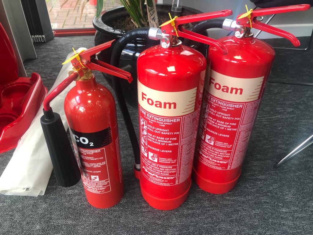 Midland_Fire's tweet photo. Another batch of #FireExtinguishers being dispatched to a new customer in #Solihull.

For all your fire extinguisher needs, contact us at your leisure.

Sales@midland-fire.co.uk | 
0121 745 8444 | https://t.co/VUnDKzRnwf https://t.co/fYf5OzmLTk