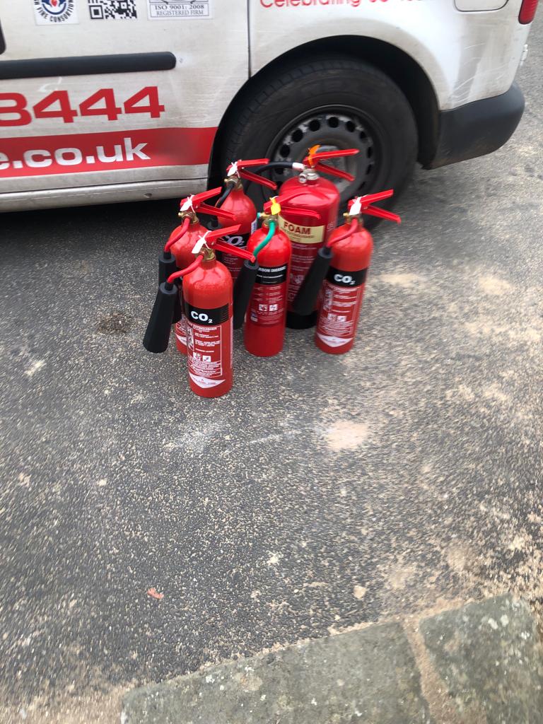 Midland_Fire's tweet photo. Another batch of #FireExtinguishers being dispatched to a new customer in #Solihull.

For all your fire extinguisher needs, contact us at your leisure.

Sales@midland-fire.co.uk | 
0121 745 8444 | https://t.co/VUnDKzRnwf https://t.co/fYf5OzmLTk