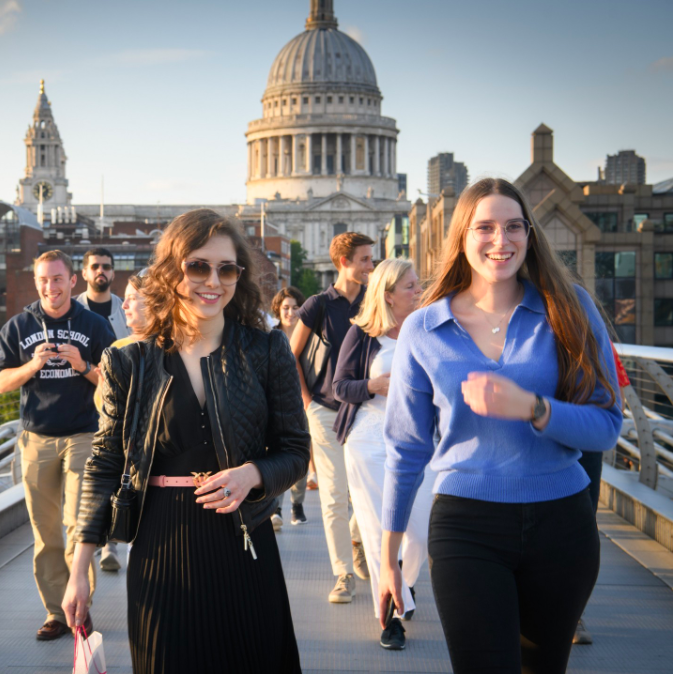 UKsays's tweet photo. LSE Yaz Okulu'nda bu yaz Hukuk, İşletme, Finans ve İngilizce derslerinden hangilerini almak istersin? Üstelik online veya yüz yüze eğitim seçeneklerinden birini tercih edebilirsin.https://t.co/DiYildmIkO  Başvurular için 0 212 231 2543 #lseyazokulu #ingiltereyazokulu https://t.co/JIxva8HgkS