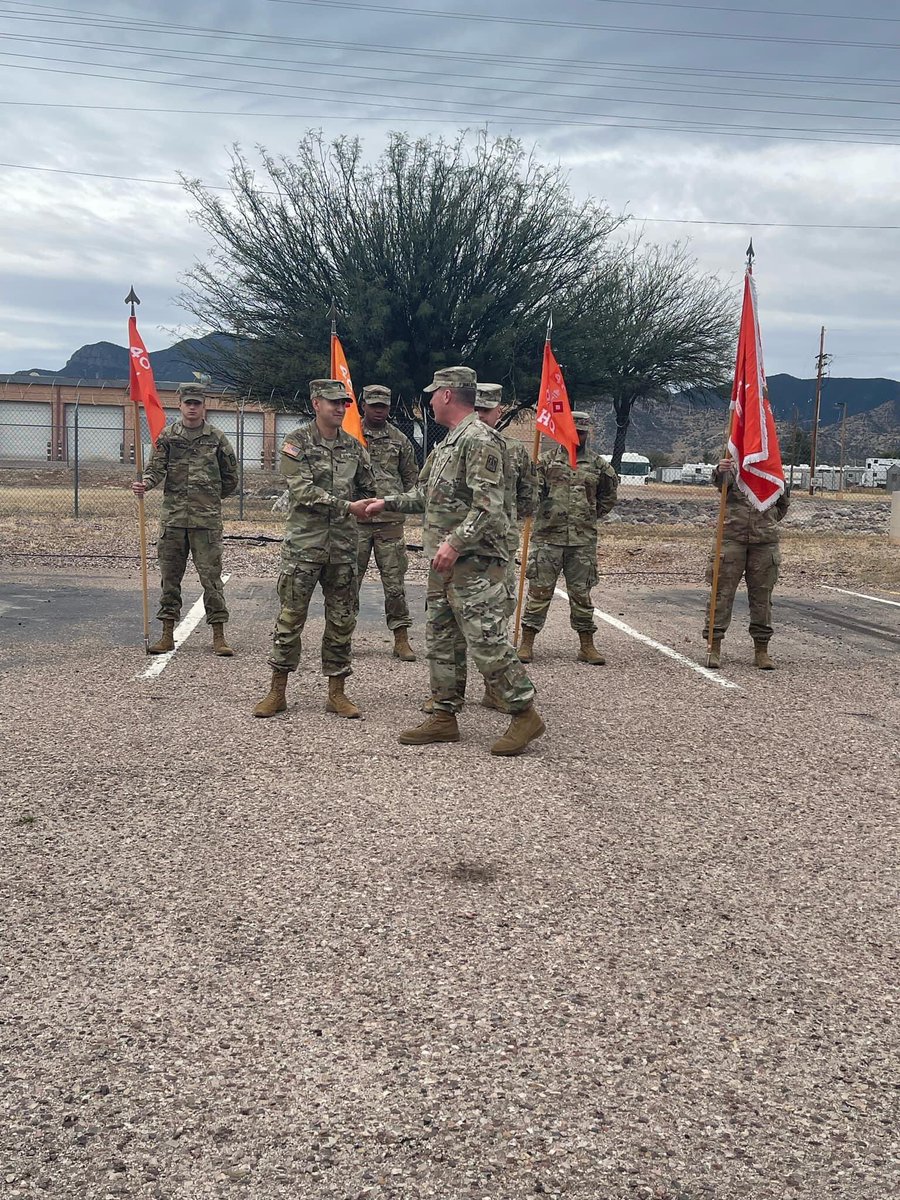 11thCSB's tweet photo. SOLDIERS RECOGNIZED
This morning 40th Expeditionary Signal Battalionβs Command Sgt. Major Joe Halstead presented coins to the Soldiers who participated in the Bataan Memorial Death March this past Saturday.
#BataanDeathMarch | #RecognizingGreatness | #ThisIsMySquad https://t.co/qsyxU7LjU7