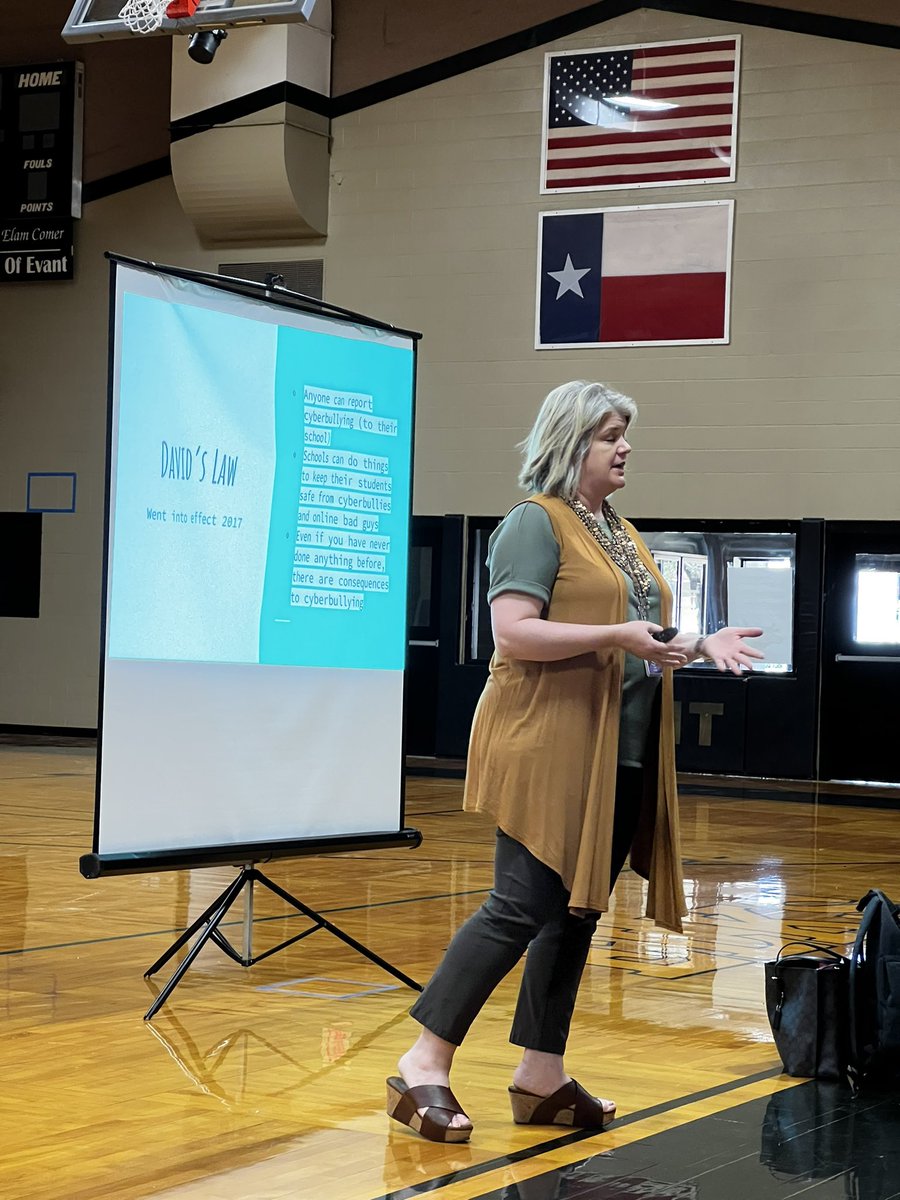 lck313's tweet photo. Thanks to Jeni Janek and @Region12 for the informative Digital Responsibility and Social Media Safety presentations! https://t.co/hCdAaO9wNh