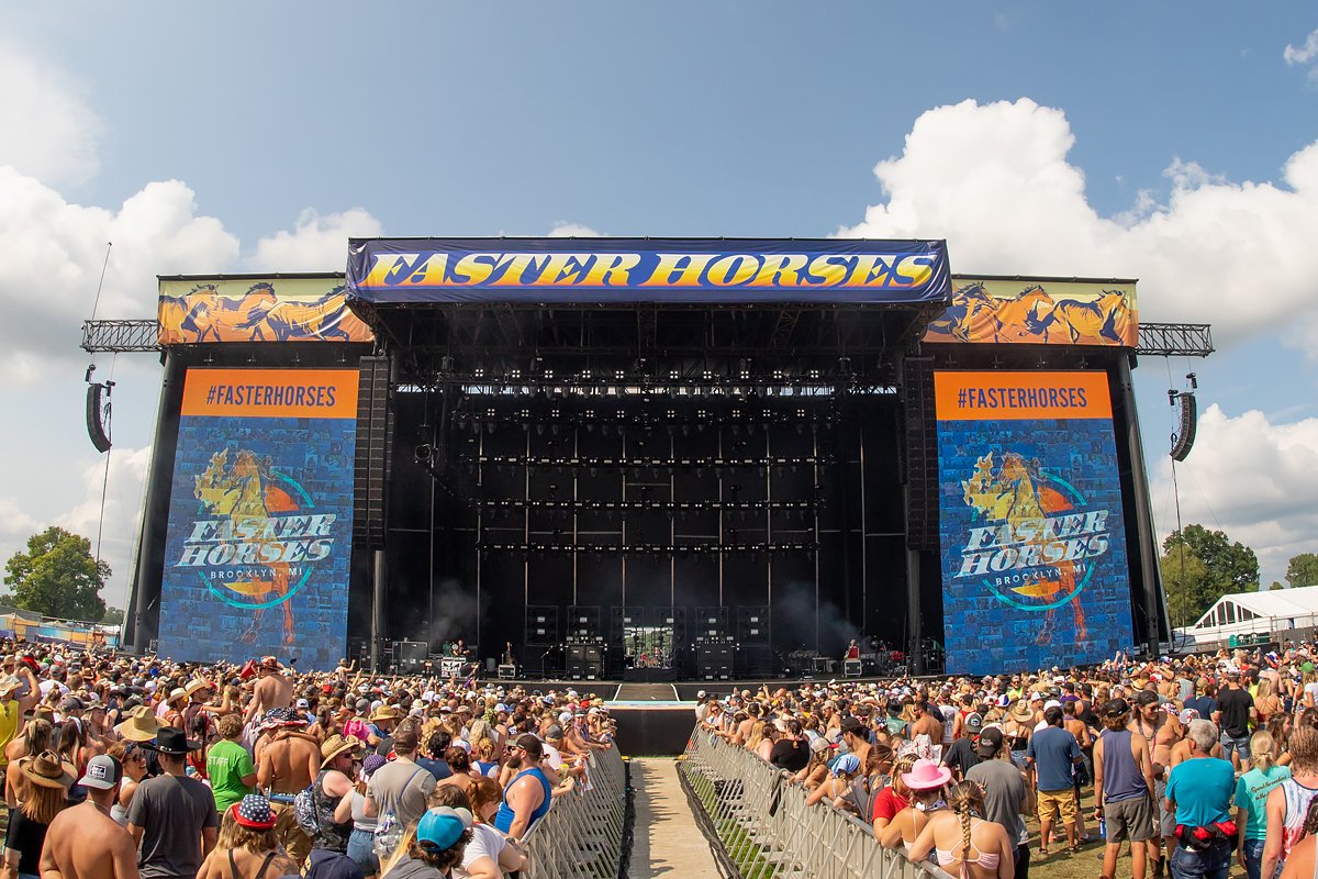faster_horses's tweet photo. 3 more months...Is it too early to start counting down the days til #WeBack again? https://t.co/Ipvavz5wu7