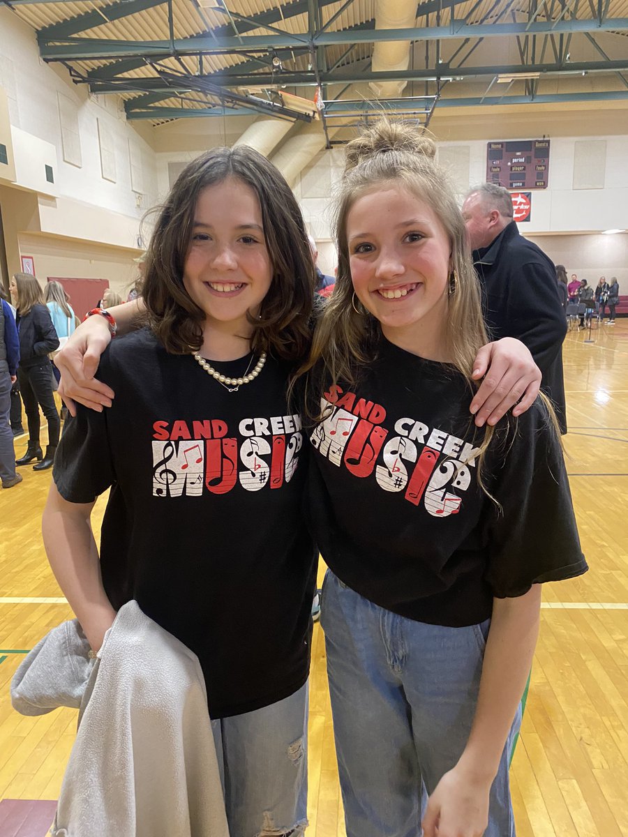 Great choir concert <a href="/SandCreekInt/">Sand Creek Intermediate</a> tonight. Thankful for their amazing teachers Mrs. Hicks &amp; Mrs. E!