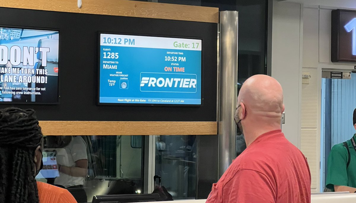 cbatesmd's tweet photo. @FlyFrontier why don’t you provide accurate flight info in your own app?  Currently app says 1044 from MCO to CLE on time but screen at gate says otherwise in tiny strip at bottom.  Even pilots at gate didn’t know what’s going on. https://t.co/TccVEYiFLN
