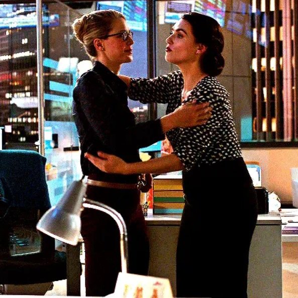 This pair is UNSTOPPABLE

HI, <a href="/DCComics/">DC Comics</a> we want SUPERCORP COMICS