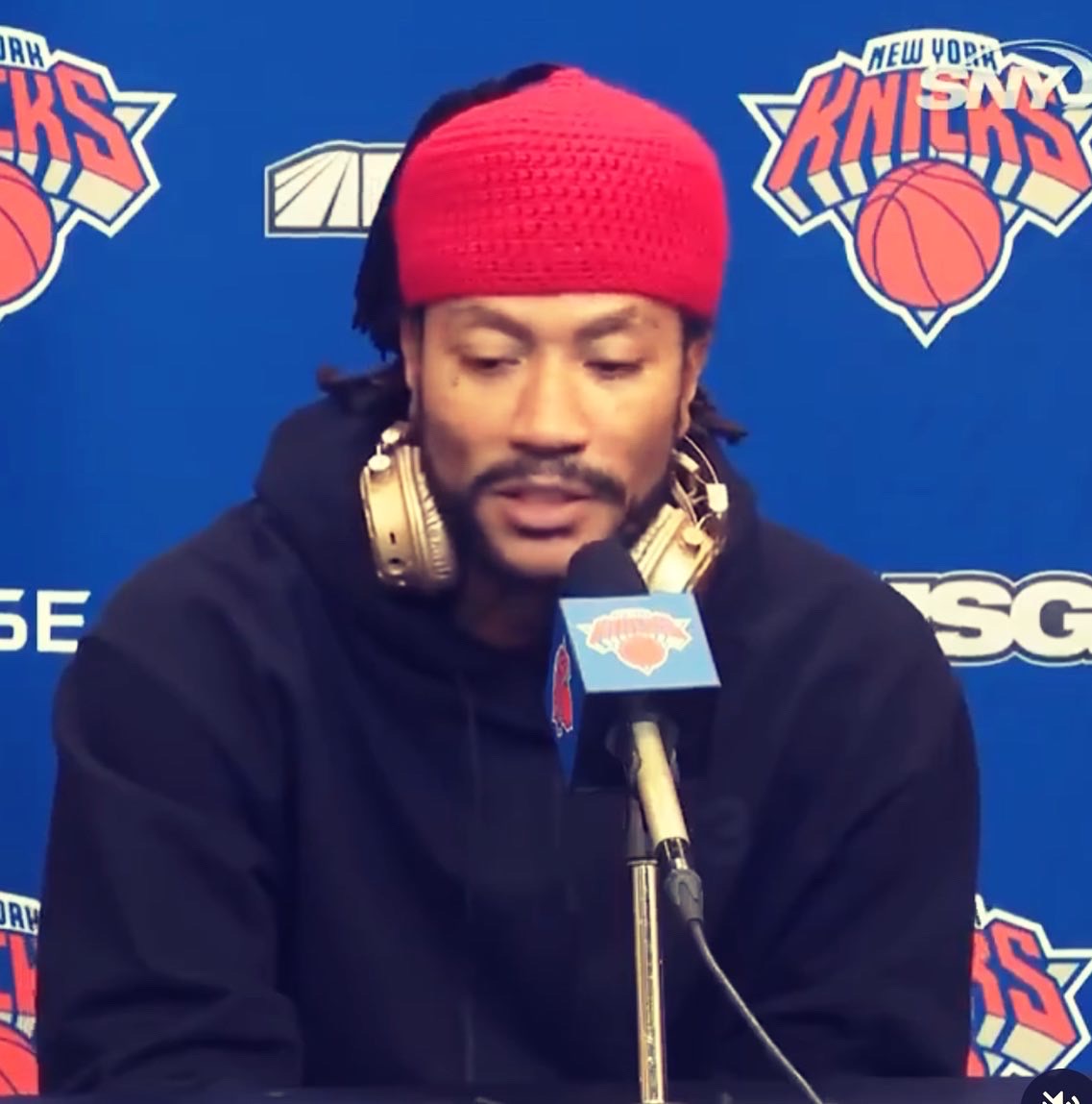 The best in the game  🏀🏀 with the best #headphones 🎧 in the game. <a href="/drose/">DZY</a>  🙌🙌 Immerse yourself in the #Metaverse  #CEEK  #4dheadphones #ceekheadphones #360sound