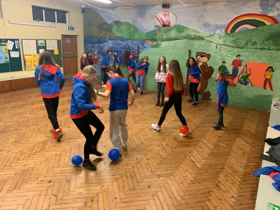 Balloon mayhem at Guides.Trying to keep your balloon up as well as knocking someone else’s down is trickier than you think. We discussed what makes a good friend and thought about ways to say no if we don’t want to do things, we all said that’s really hard to do! <a href="/GGWarwickshire/">GirlguidingWarks</a>