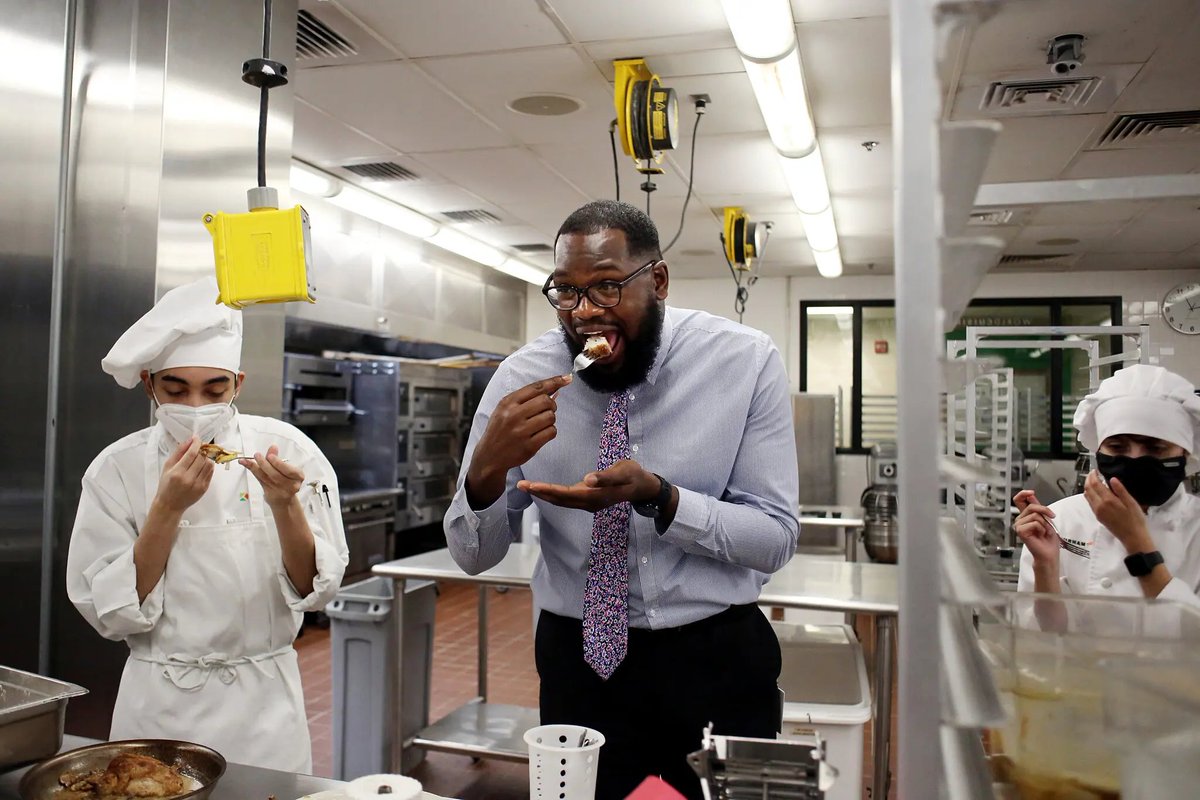 NathanHardin's tweet photo. Love this photo of Culinary Arts Program Director Altarius Moody. Photo by Durham photographer @veaseyc. https://t.co/SC1CSsSaKp
