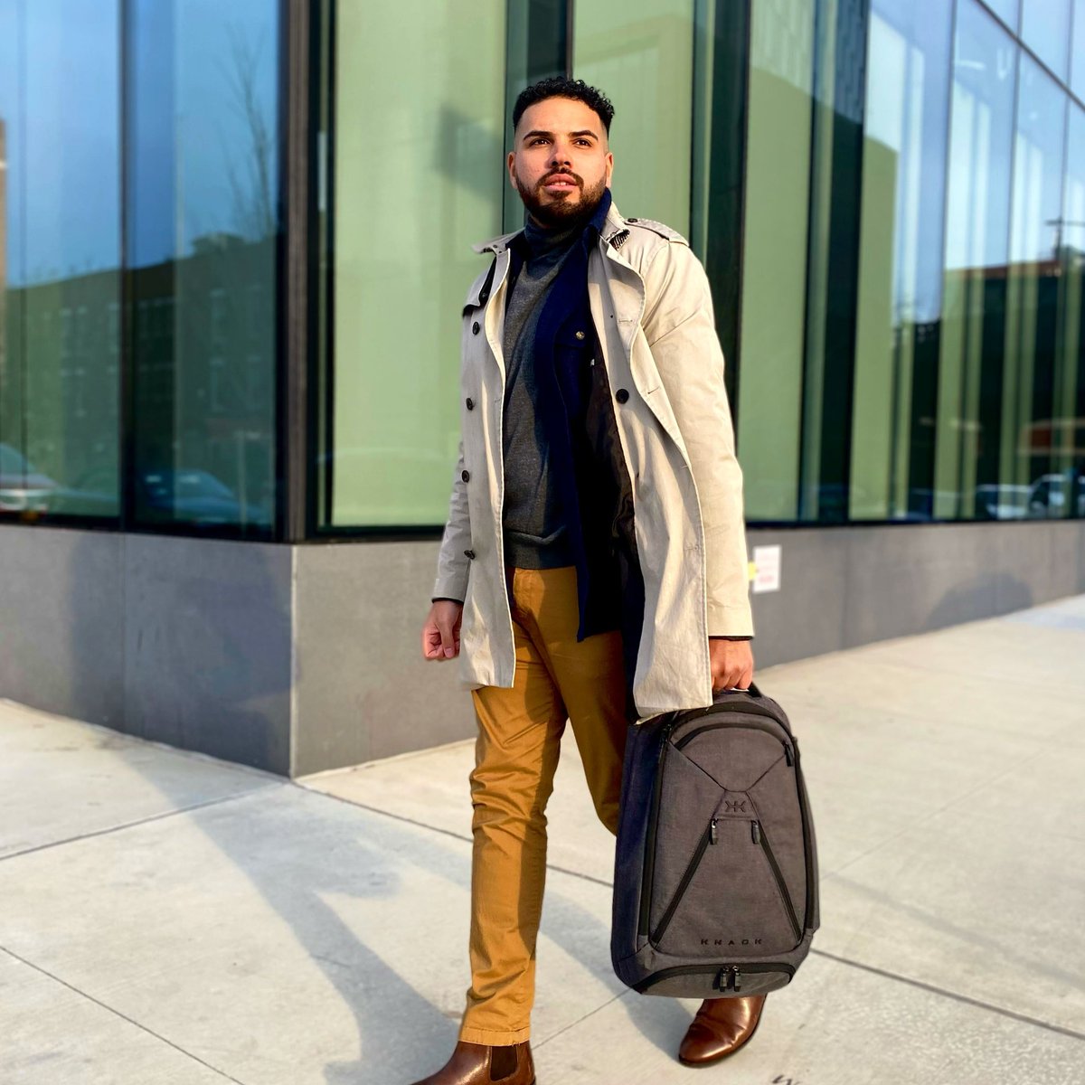 KnackBags's tweet photo. This #MotivationalMonday, we’re here to tell you that the week ahead is looking bright! Why not fill your pockets (and your Knack’s 😉) with some positivity!
Featured bag: S1 Medium Savile Gray Knack Pack (https://t.co/LMce7bZTSK)
#Mondayvibes #knackpack #OneBagLife #backpack https://t.co/eJshxsFrNz