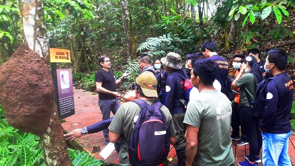 pushakrunanapo's tweet photo. Los días 26-27/07/2021 los #YuyaiwaPushakRunaKuna realizarón una charla sobre la flora y fauna del #BioparqueLaIsla e hicieron una caminata por el mismo, donde aprendieron sobre las importancias y propiedades de las especies medicinales y maderables del sitio. @GeoparqueS https://t.co/E31ygT89ds