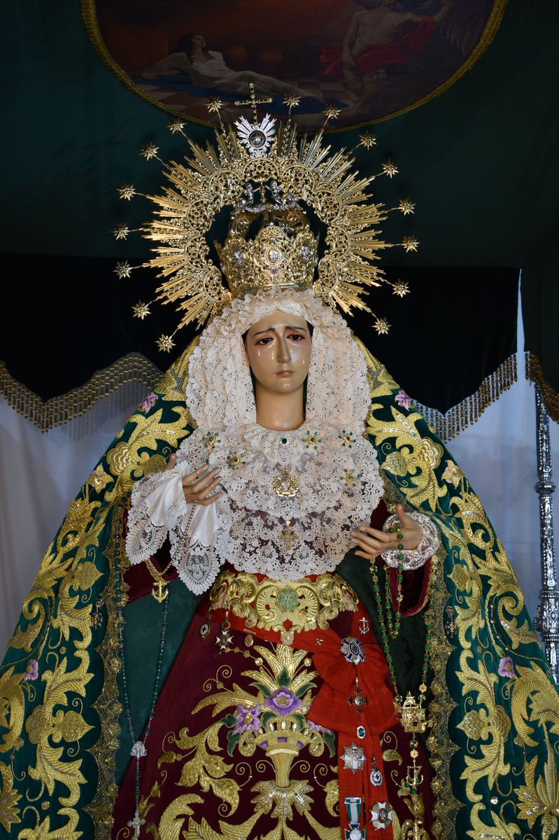 I VESTIMENTA JUEVES SANTO I 💚

María Santisima de la Esperanza ya se encuentra en su paso, ataviada para el próximo Jueves Santo.

📸 Carolina Fernández <a href="/elbarcodemaria/">El Barco de María</a>