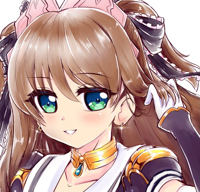 タペストリー見てスイートリップがピアスつけてたのに気付いた。やはりデカい絵はイイ・・ちなみにパッションはつけてなかった。
#さんかくアート https://t.co/aZMudKFE59 