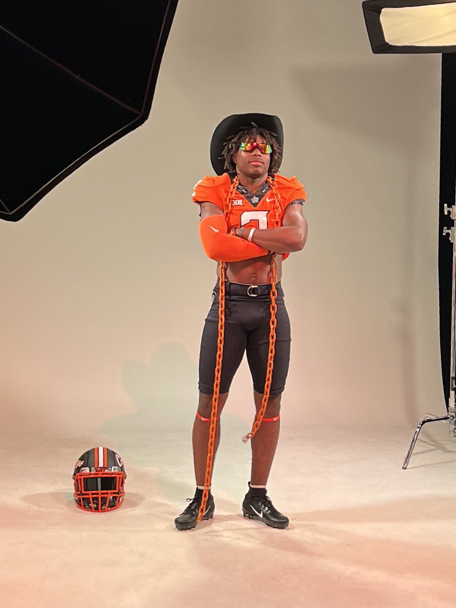NatePa7mer's tweet photo. I appreciate coach Wozniak, Coach Cam … and all the OSU staff for allowing me to attend practice and learn more about the OSU program and the Stillwater community. Thanks for the hospitality. I definitely will be back. #Pokesup🤠 https://t.co/0pAfgzqbzA