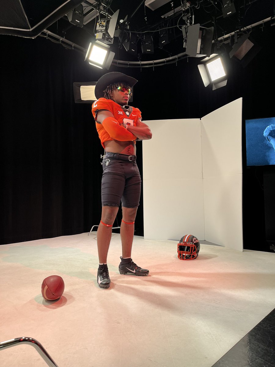 NatePa7mer's tweet photo. I appreciate coach Wozniak, Coach Cam … and all the OSU staff for allowing me to attend practice and learn more about the OSU program and the Stillwater community. Thanks for the hospitality. I definitely will be back. #Pokesup🤠 https://t.co/0pAfgzqbzA