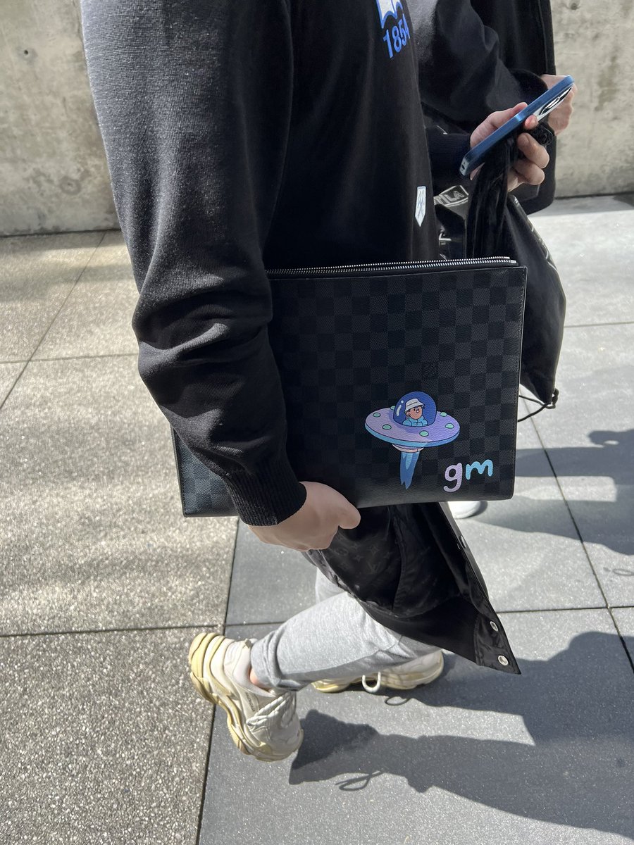 To the moon <a href="/youngsun/"></a> <a href="/doodles/">doodles</a>