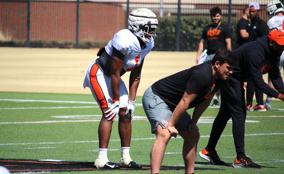CodyNagel247's tweet photo. The size of #OKState linebacker and former junior college transfer Xavier Benson stands outs.
Benson was an NJCAA Division I All-American at Tyler JC last year. https://t.co/iyOt6zsQqD