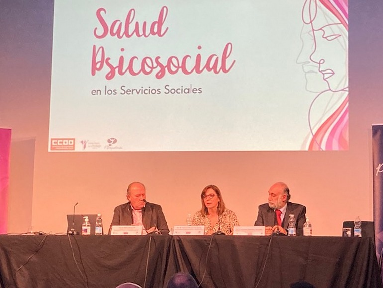 CopMadrid's tweet photo. Uno de cada dos trabajadores de los Servicios Sociales presenta sintomatología de depresión, ansiedad y estrés.
“Los psicólogos tenemos que cuidar a los que nos cuidan”
Vía Infocop.
https://t.co/j0qEYZZAH7 https://t.co/begGfvcioX