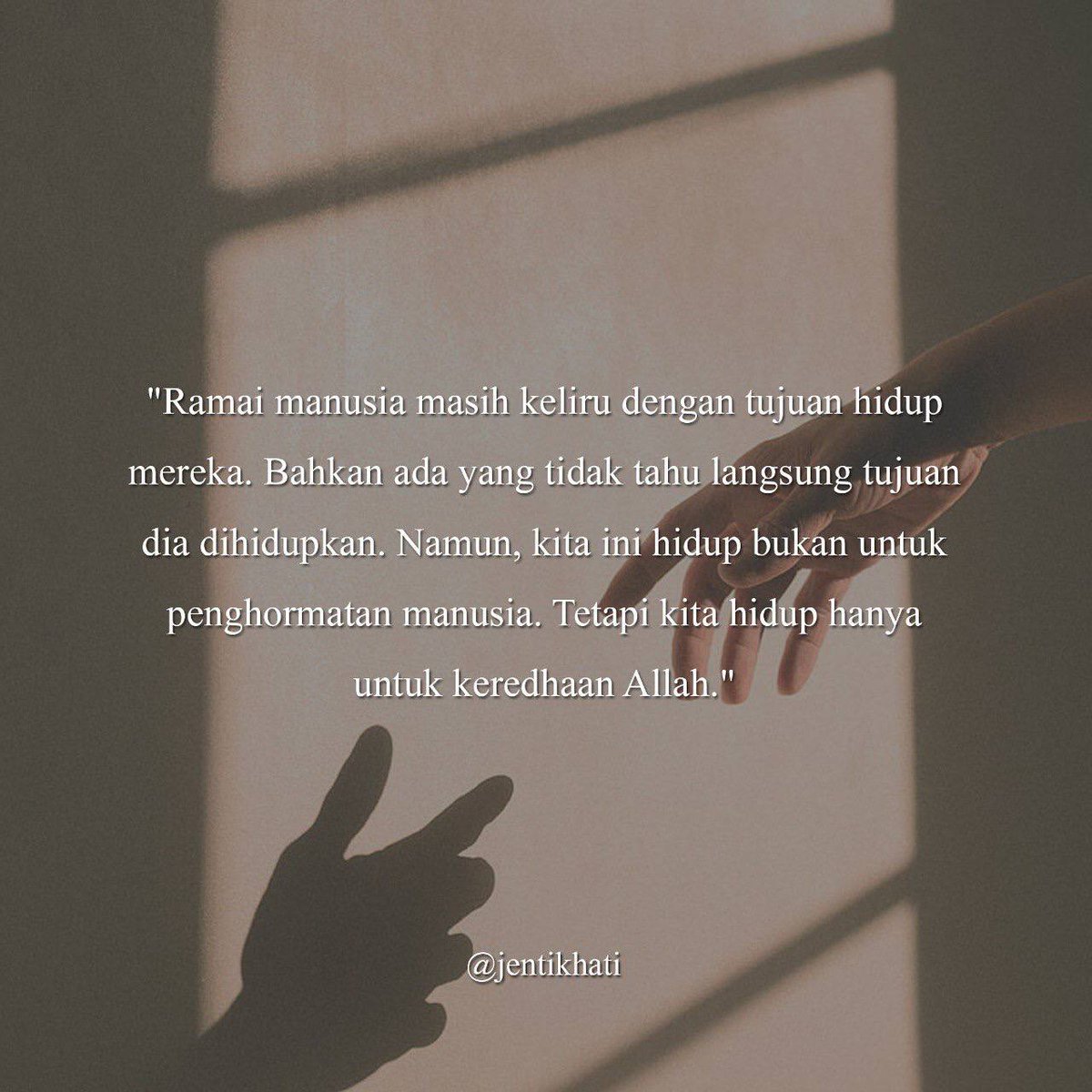 jentikhati's tweet photo. Berpegang teguh lah pada janji Allah bahawa orang yang sabar akan mendapat ganjaran pahala yang sangat banyak.

Tidak kira apa pun ujian yang datang, ingatlah Allah sentiasa bersama kita.

Yakinlah, Allah bersama-sama orang-orang yang sabar. https://t.co/WSOtarr0Fk