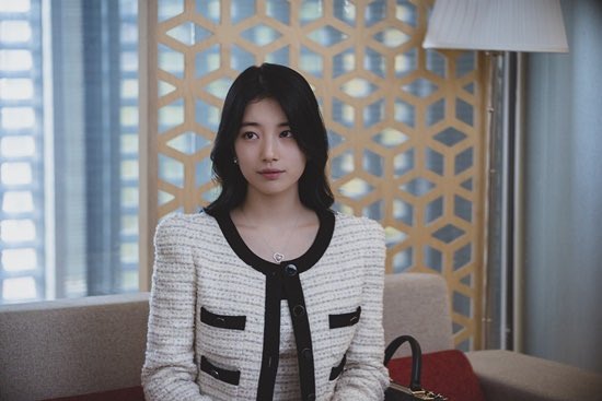 suzycontents's tweet photo. [PHOTOS] 220329 SUZY for ‘ANNA’ Still Cut 

🔗 https://t.co/3rbjnKAViK

#SUZY #BAESUZY #수지 https://t.co/8OdpDEWa7A