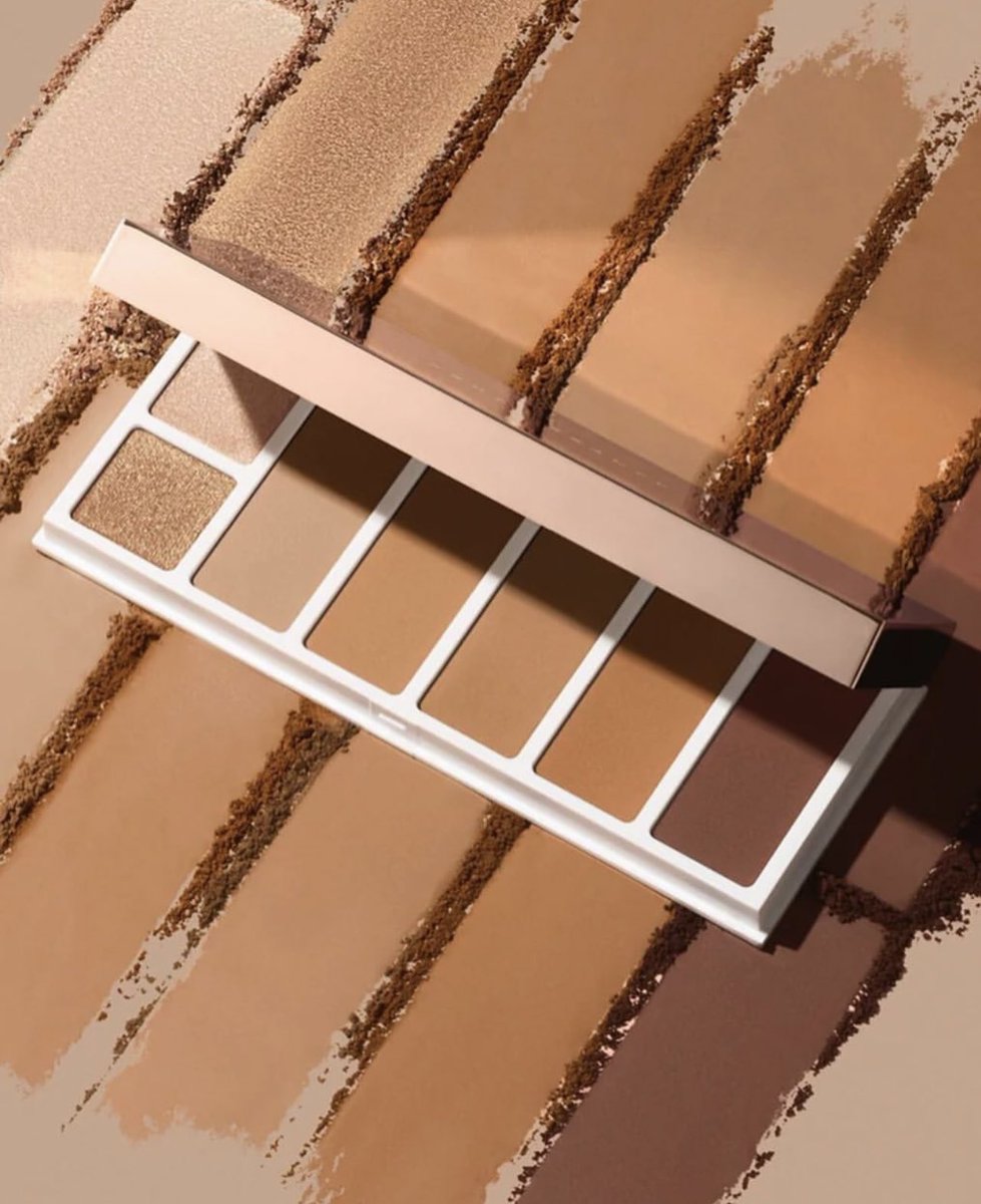 Trendmood's tweet photo. #REVEALED 🚨 NEW! #SUNSTALKR Bronze &amp; Highlight Palette ☀️ @fentybeauty Curated with their transfer-resistant, creamy powder Sun Stalk’r bronzers &amp; two new silky-smooth highlighters $48
Online ➡️ March 31 @sephora https://t.co/DwrNCgoni0
