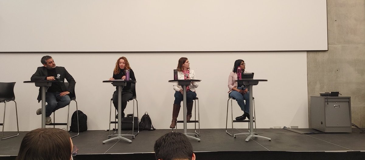 Anne Casabonne refuse de venir à la dernière minute au débat de la communauté étudiante car ça "parlait trop" d'environnement. 

Le <a href="/PconservateurQc/">Parti conservateur du Québec</a> a vraiment la tête dans le sable. Inélégant. 

Même chose pour @SDorismondCAQ : absente. #polqc #MarieVictorin