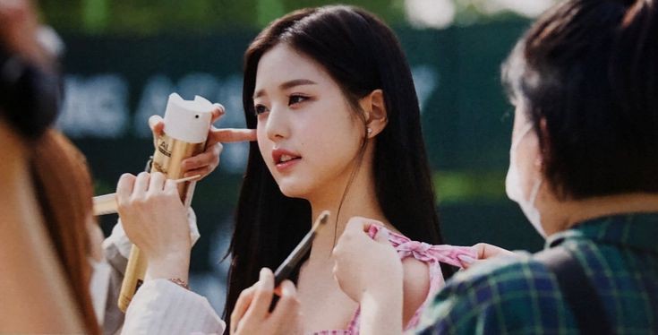 pinkliet's tweet photo. ฅ  :  🪷 Lunes con Guess.
  En ésta ocasión escogí 
             el tenis como deporte, pero siempre activa. 
(｡•̀ᴗ-) #GuessActive https://t.co/9aJLrVDCAf