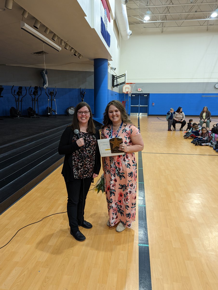 Shout outs to the BEST staff ever! Volunteer of the Year: Mr. Bidondo Substitute of the Year: Ms. Henry Support Staff of the Year: Ms. Strobl Teacher of the Year: Ms. Jacobs #BobcatsBringIt #OurKids #WeAreGrandview @MrsDane816