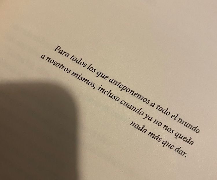 maria_mimia's tweet photo. No he leído nunca una dedicatoria más bonita que ésta https://t.co/hrF05fqrEL
