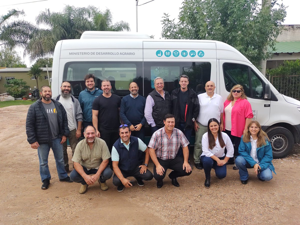 AgrarioPBA's tweet photo. Acompañamos la participación del Clúster Apícola de la Cuenca del Salado en la ronda de negocios internacional para el sector en #ExpoMaciá 2022.
Les brindamos distintas herramientas que hicieron posible su acercamiento con importadores de Paraguay, Alemania, Francia y España. https://t.co/A0QVe9CCNN