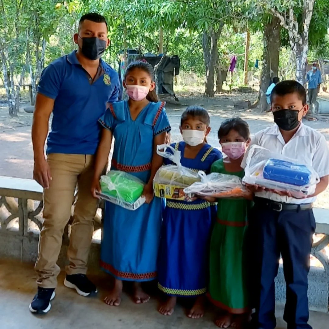 DreamsPanama's tweet photo. Gracias a la jornada de evangelización por permitirnos participar de esta gira médica en las comunidades de Lolá y Pilones en La Palma provincia de #Veraguas y en la scuela de Los Santos en Llano Ñopo, comarca #ngäbebuglé #Panama https://t.co/PyWoPCM3lk