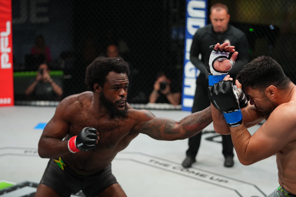 lBvon_'s tweet photo. Couple of action shot #PFLChallengerseries https://t.co/KSACoUb89d