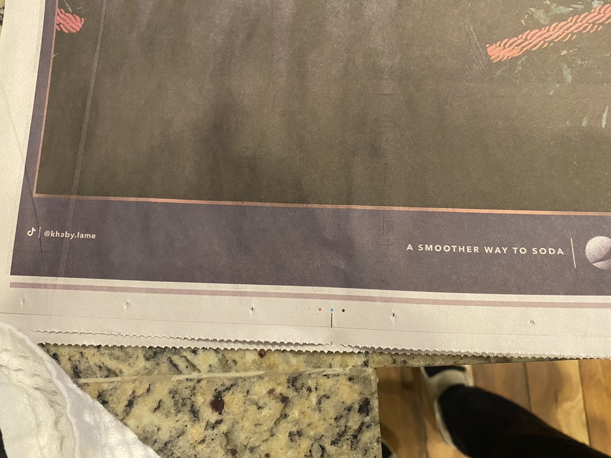 bcfree002's tweet photo. @pepsi As a former Pepsi Marketing executive, Im surprised to see this ad in the NYT. Maybe a generational thing but shocked at this choice in a National pub. Knowing it’s audience, the choice expression on this man’s face harkens back to an unfortunate time for POC.    The rationale? https://t.co/ATK2b21flN