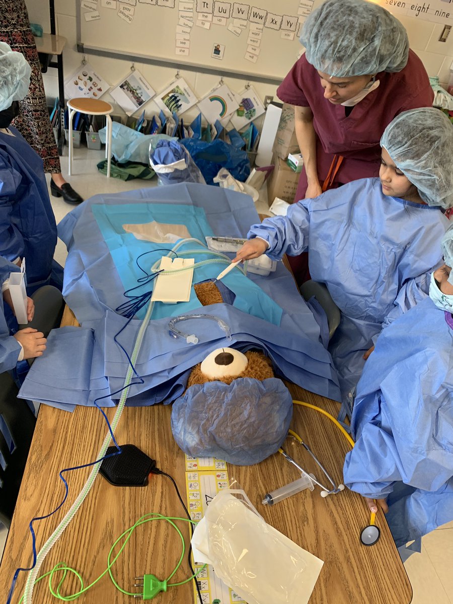 DanielleOfano's tweet photo. We had an amazing visit from a wonderful community helper today! Thank you so much Dr. Young for teaching us all about what it means to be a surgeon! @MadisonsTrust16 https://t.co/yTwhzNShfe