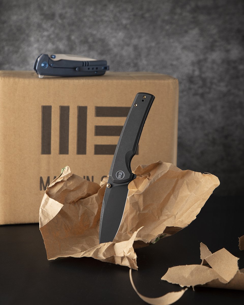 WE Subjugator 🔥
Clean handle design with a  3.48" CPM 20CV blade, absolutely perfect for your everyday carry. 👊👊
LINK IN BIO!
.
.
#Weknife #Weknives #Edc #Tool #Knives #WESubjugator