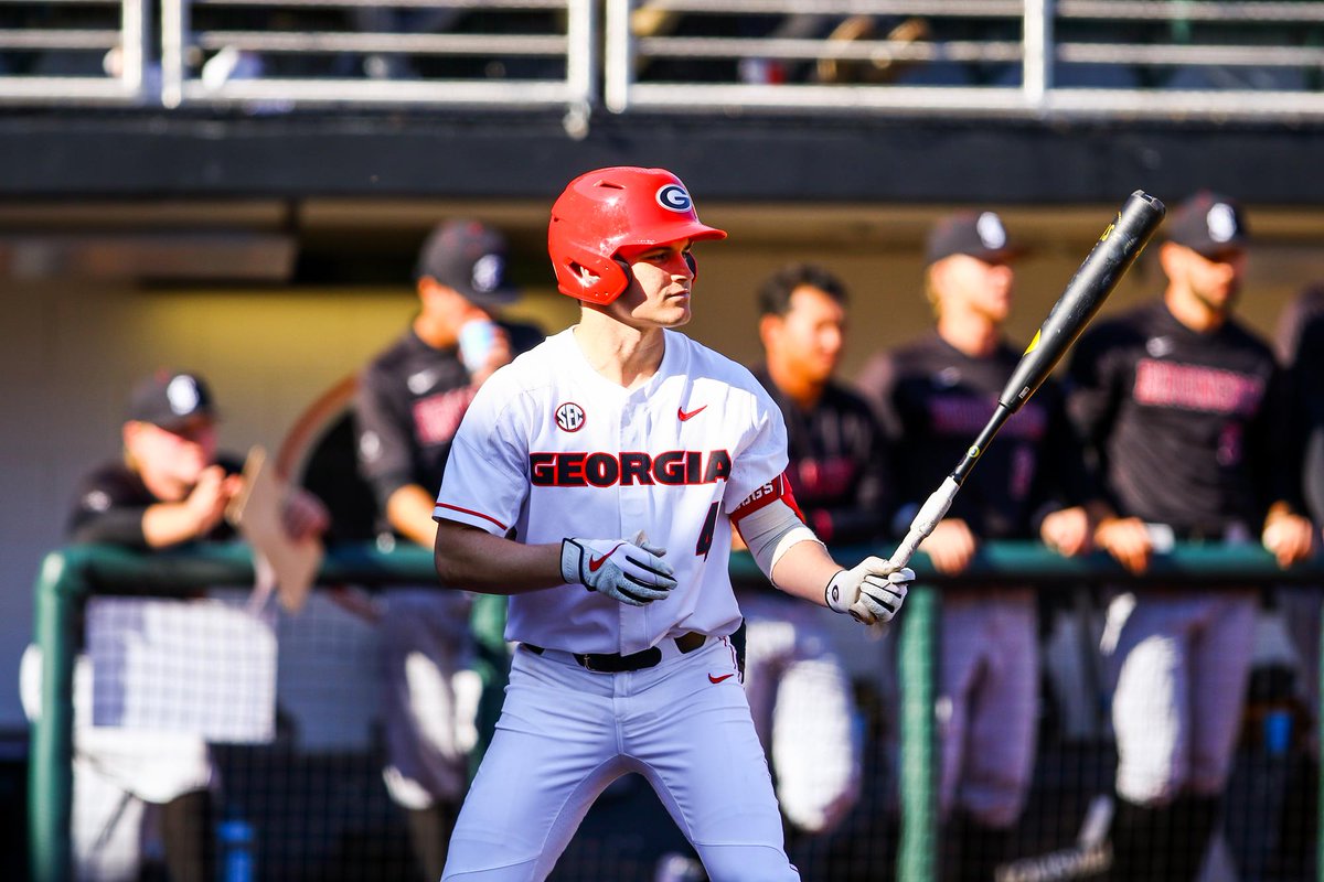 AnthonyDasher1's tweet image. Georgia player Randon Jernigan giving football a try. uga.rivals.com/news/jernigan-…