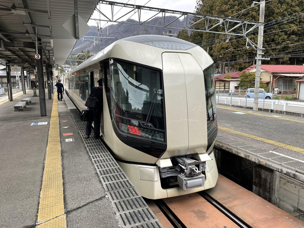 Rail_Channel's tweet photo. 2022.3.29
リバティけごん1号 #517F + リバティ会津101号 #516F

#500系 #リバティ https://t.co/wyNAtX1azP
