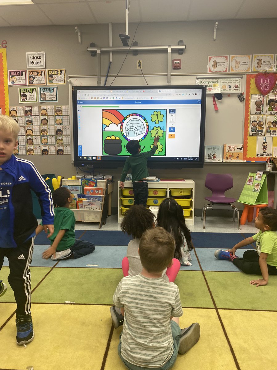 DRDickerson2's tweet photo. ☘️🌈Today, we reviewed counting Syllables in a fun interactive way!! I love hearing my students cheer for  each other! 🌈☘️ #TESLEADS @EarlyGcisd https://t.co/CS2o675qBl