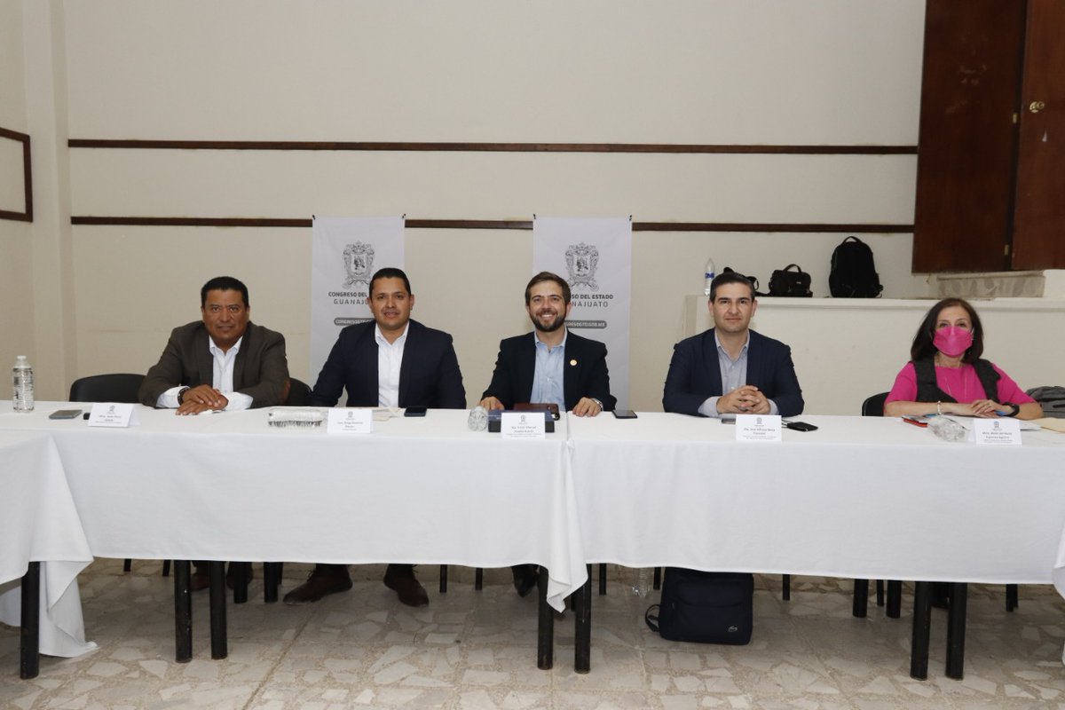 DiputadosPANGto's tweet photo. Un plan estratégico que resulte en una mejor recaudación fiscal, traerá mejores beneficios a la ciudadanía en todos los rincones del estado. Continúa el recorrido de la Junta de Enlace en Materia Financiera, por los municipios de @DoctorMoraGob y #VictoriaGto 
#ATENCION https://t.co/Fun0oLMfrD