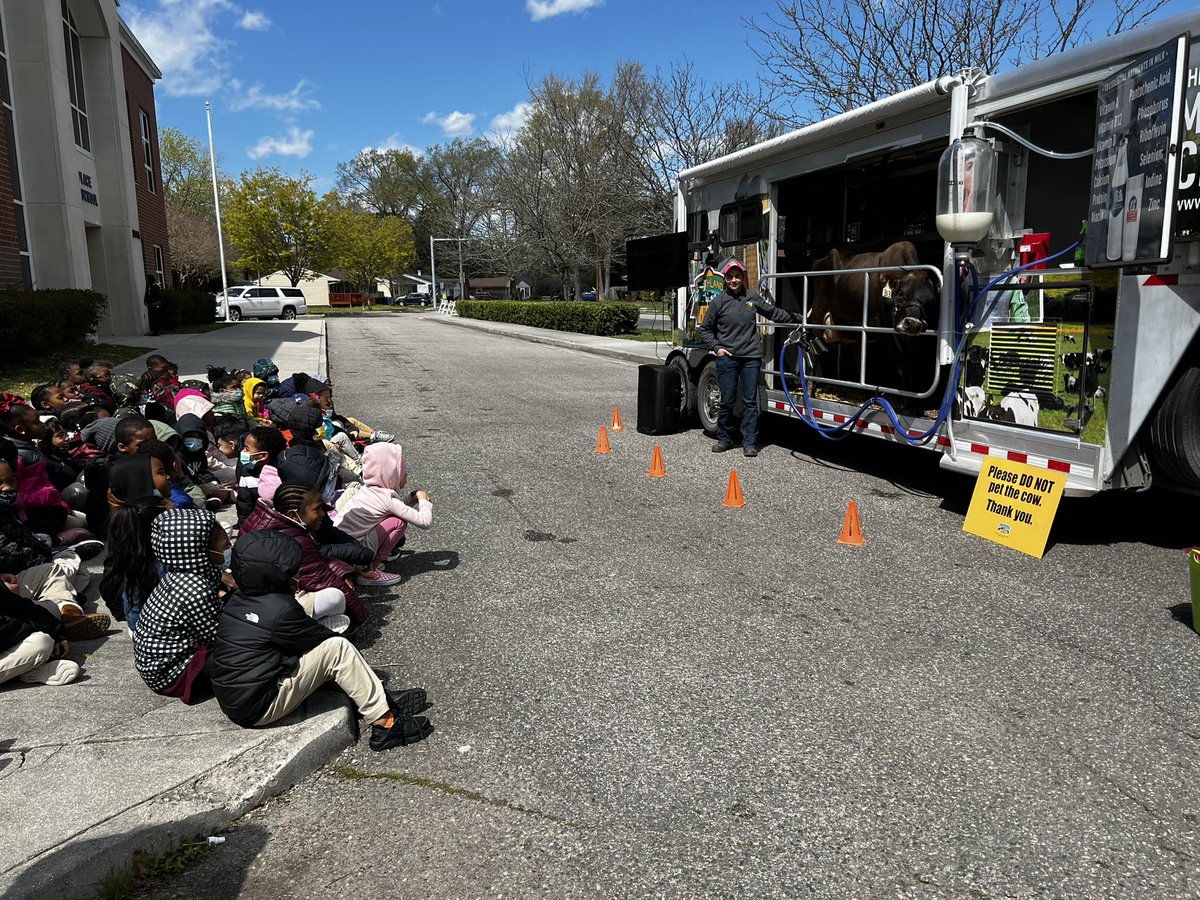 mspep26's tweet photo. Had such a fun visit from Southland Dairy Farm today! Kids loved meeting Clover &amp; learning about dairy cows! 🐄🐮 #CPES #kindergarten https://t.co/PlZpkQ9oeu