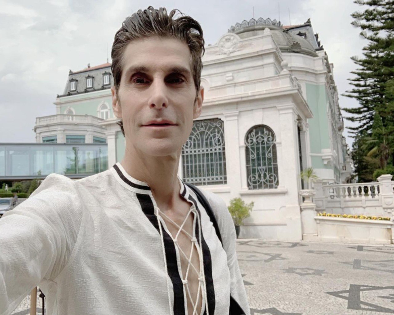 Happy 63 birthday to the amazing Perry Farrell, Jane\s Addiction vocalist and the creator of Lollapalooza festival! 